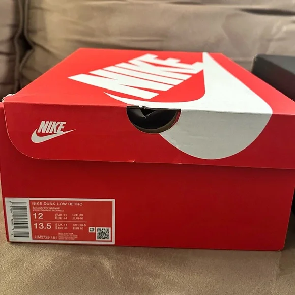 NIKE DUNK LOW RETRO Sneakers - Picture 2 of 2